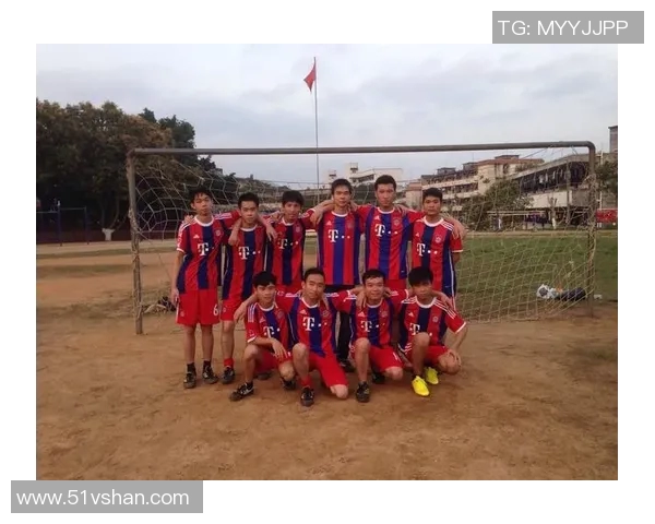 贝林厄姆崛起之路：从青涩少年到足球场上的璀璨明星